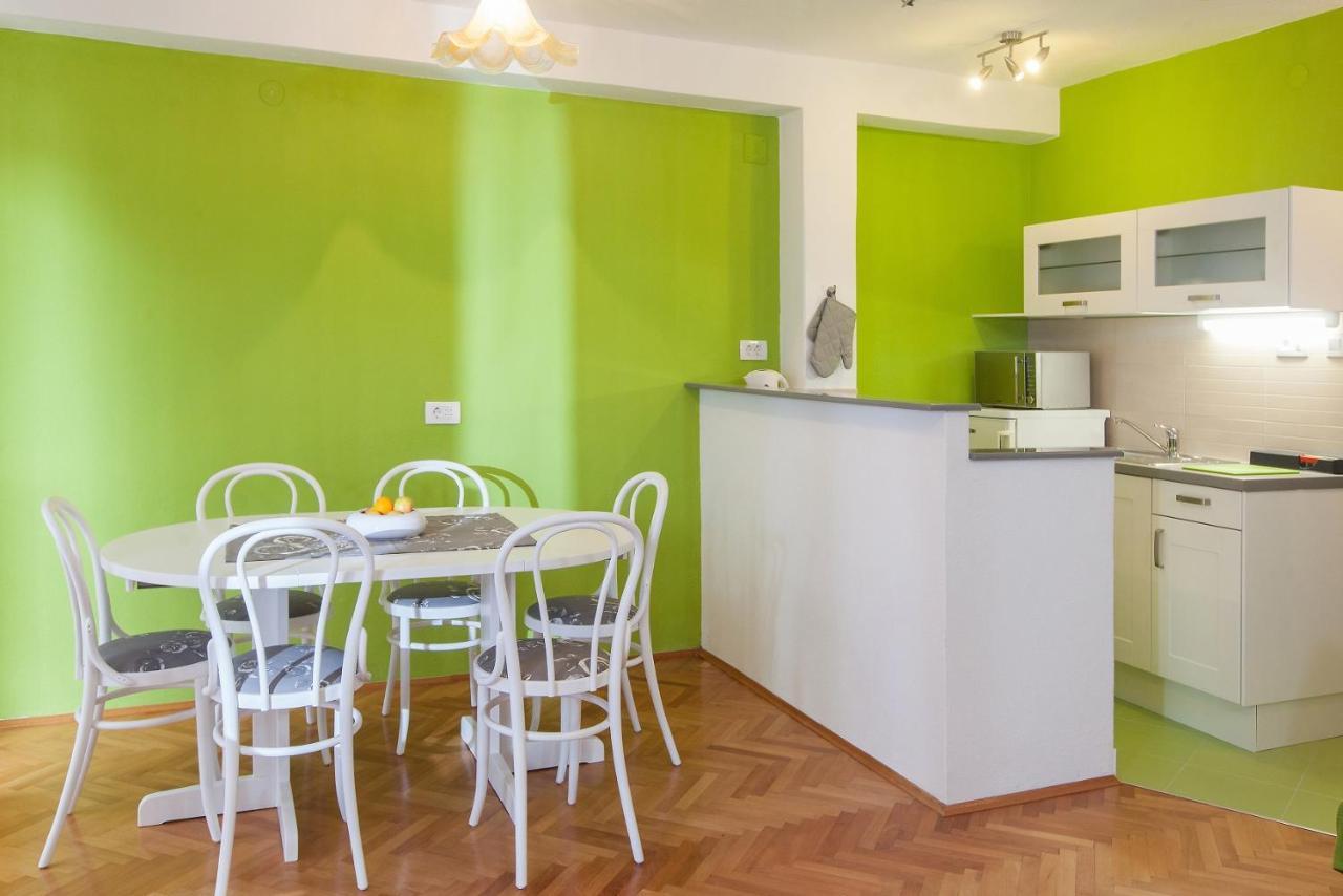 Vega Apartments Podgora Exteriér fotografie
